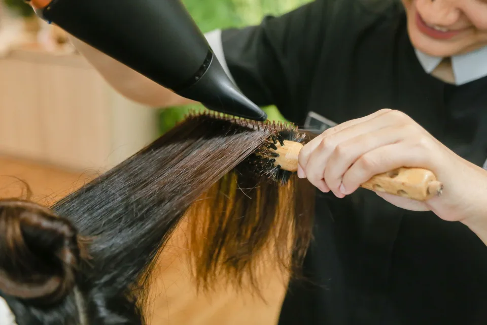 Cắt tóc nữ ngắn layer, gội đầu dưỡng